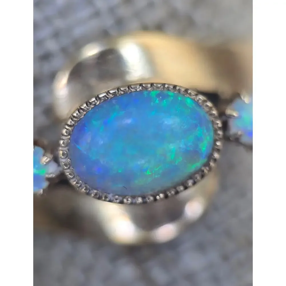 Vintage 10k Yellow Gold Women's Oval Opal Ring w/ 2 round size stones Size 7
